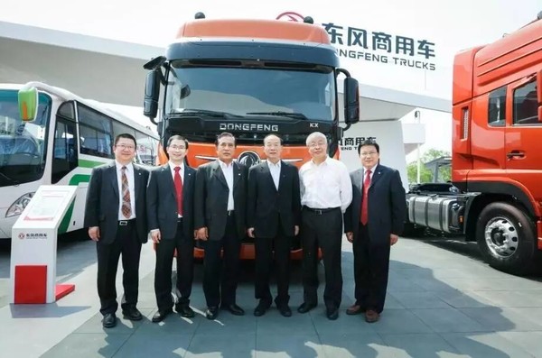 �|�L(f��ng)����܇(ch��)ף�R���ϴ�硱60�q���տ옷(l��)